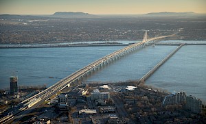 Deconstruction of a major bridge according to key sustainable development principles