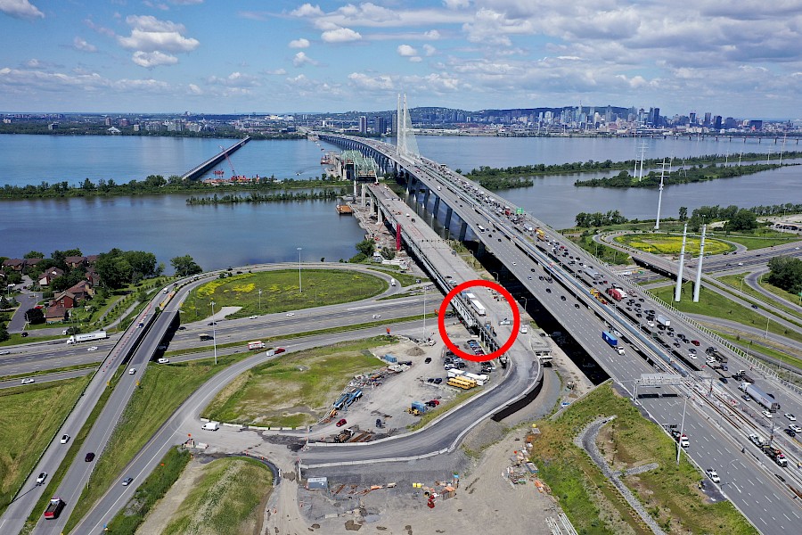 Removal of modular trusses above the Hwy. 132 in Brossard