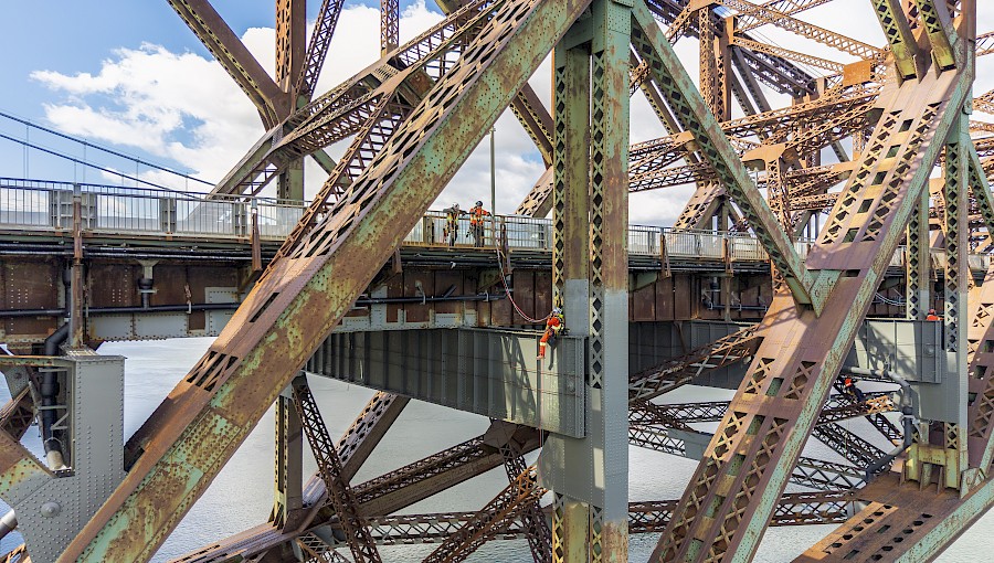 photo pont avec cordiste