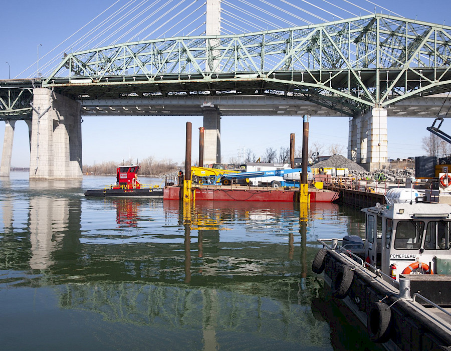 Original Champlain Bridge Deconstruction | A mission for each barge
